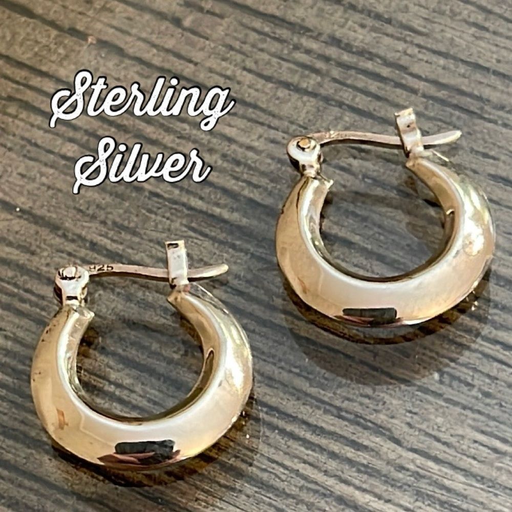 Vintage Sterling Silver Small Puffy Hoop Earrings